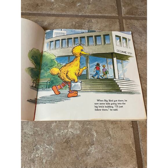 Vintage 1986 Sesame Street Book A Visit to the Sesame Street Library Jim Henson - Picture 4 of 9